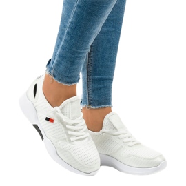 Chaussures de sport pour femmes blanches SH809 1