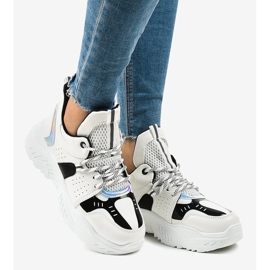 Baskets de sport blanches K-505 1
