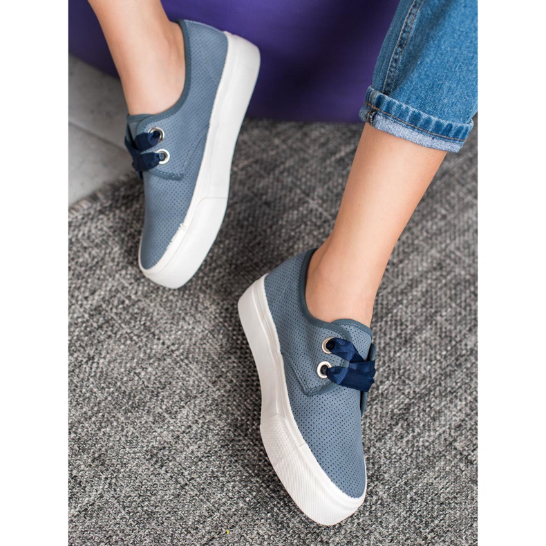 Kylie Baskets attachées avec un ruban bleu 1