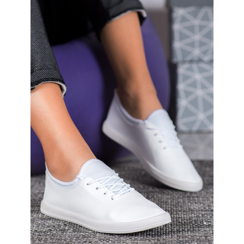 SHELOVET Baskets légères avec cuir écologique blanc 1