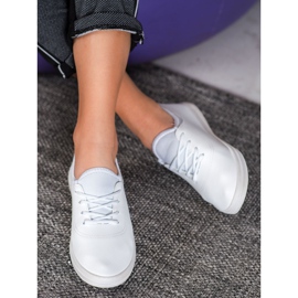 SHELOVET Baskets légères avec cuir écologique blanc 2