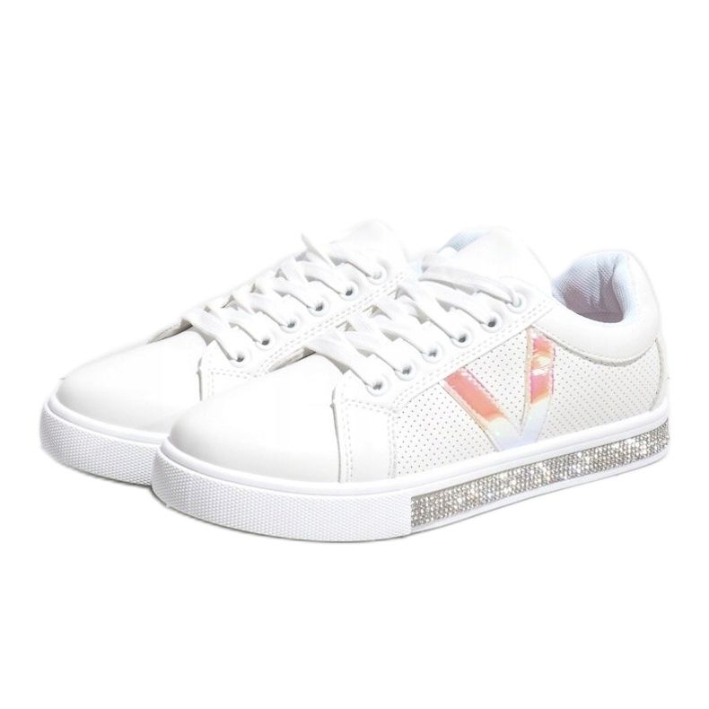 Baskets blanches ornées de losanges X703 1