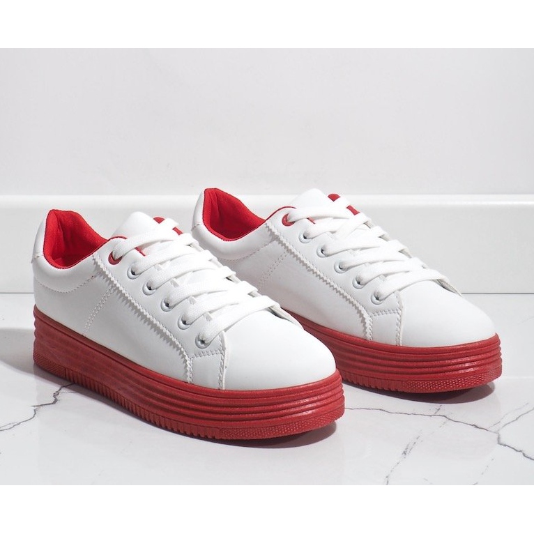 Baskets blanches sur semelle épaisse rouge W-68 2