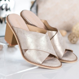 Sergio Leone Chaussons d'or sur le bar 2