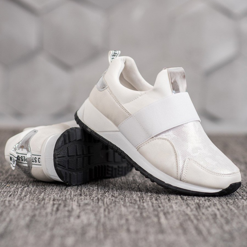 SHELOVET Chaussures à enfiler sur la plate-forme blanc 2