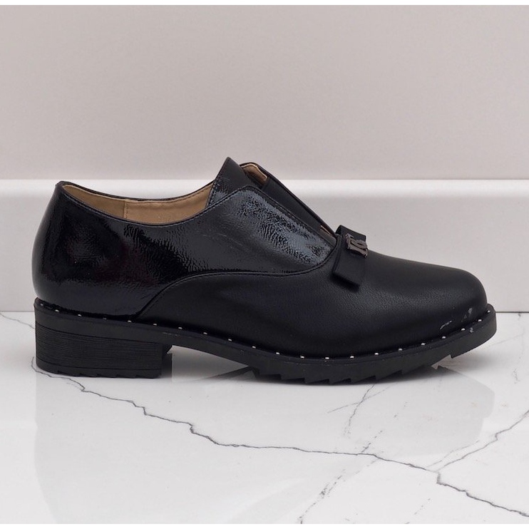 Chaussures à enfiler noires avec clous X528 2