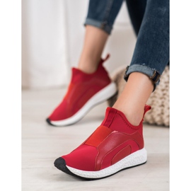 Bona Chaussures rouges sur la plate-forme 1