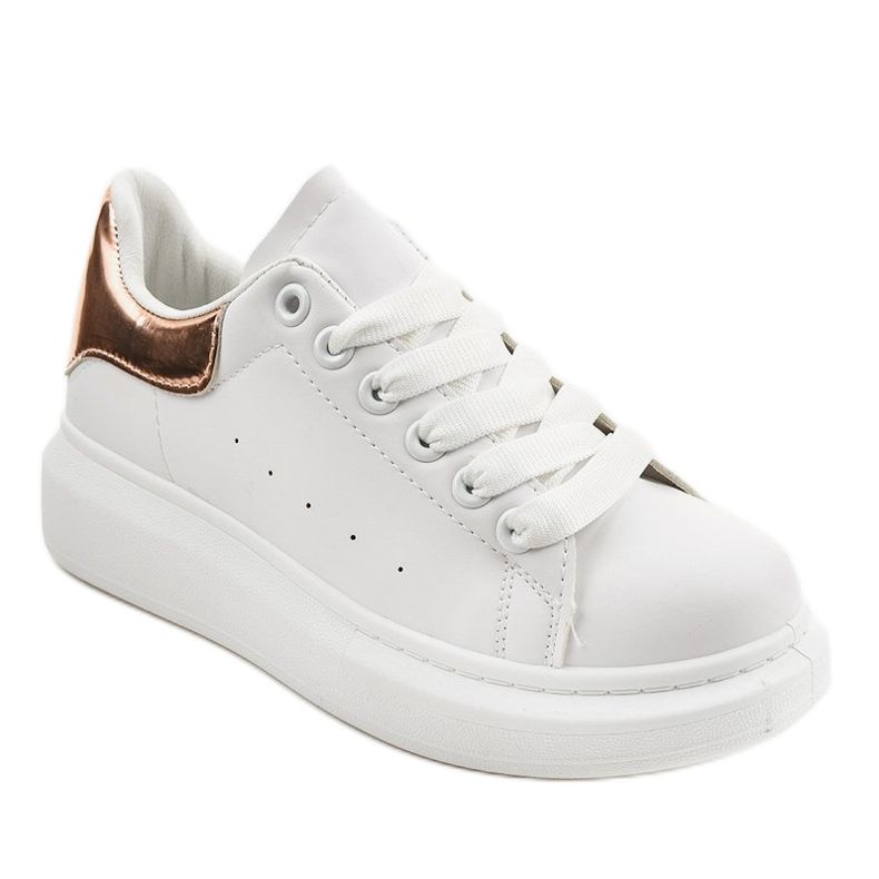 Baskets blanches sur semelle épaisse 650-3 1