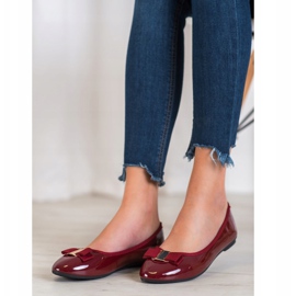 Fama Ballerine Laquée Avec Un Noeud rouge 1