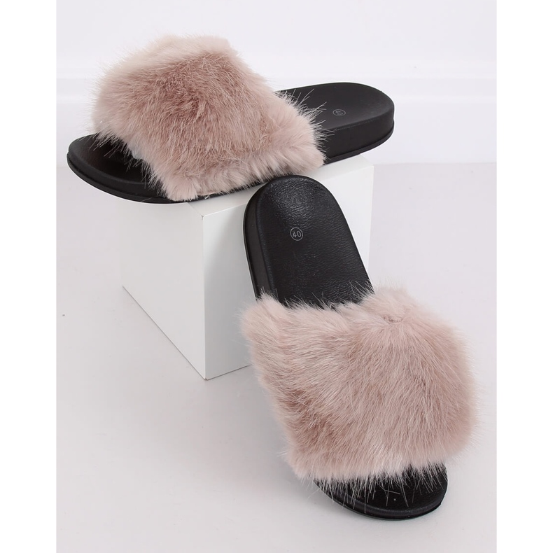 Chaussons beiges avec fourrure CK107P Beige 1