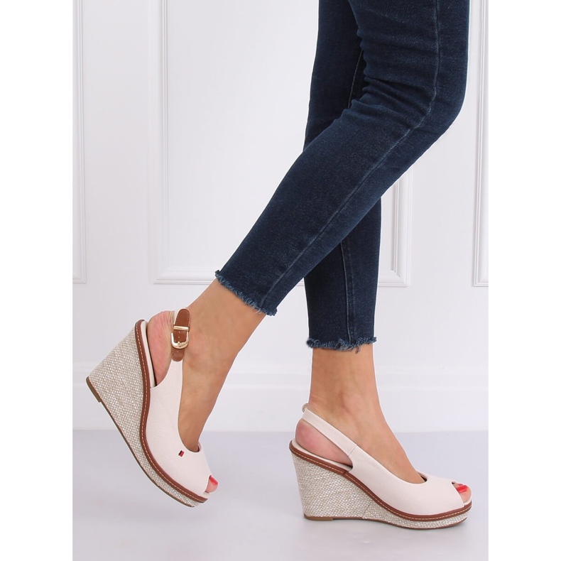 Sandales sur un coin beige R132P Beige 2