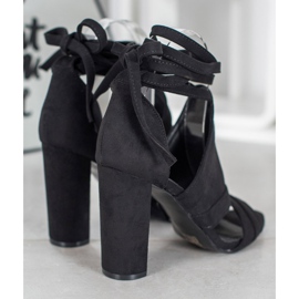 Seastar Sandales attachées sur un poteau noir 1