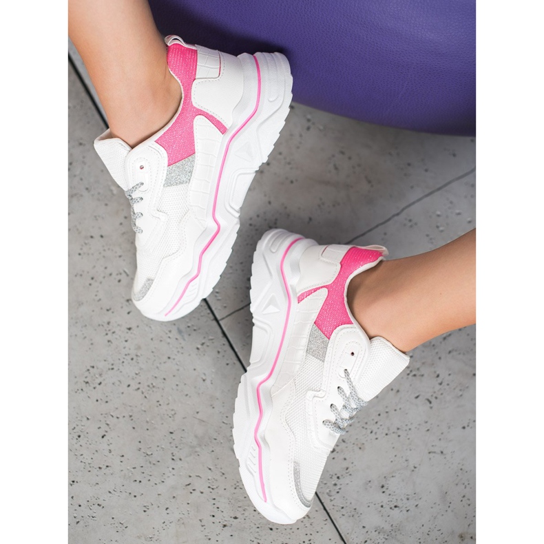 SHELOVET Sneakers sur la plate-forme avec des paillettes blanc rose 1