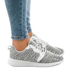 Chaussures de sport blanches pour femmes 7-6875C multicolore 2
