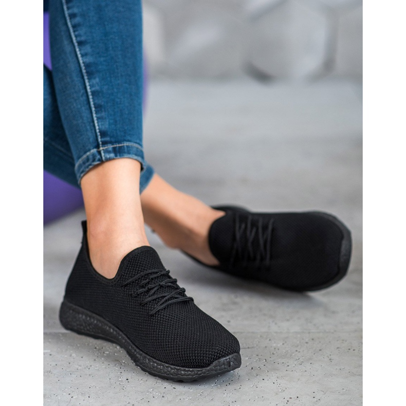 SHELOVET Chaussures confortables sur la plate-forme le noir 2