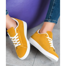 SHELOVET Chaussures confortables en éco-cuir jaune 2