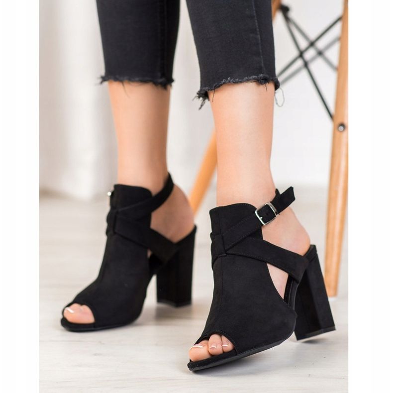 Seastar Sandales élégantes sur un bar noir 1