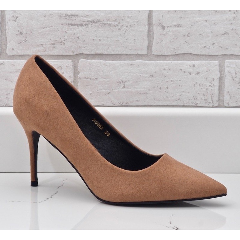 Escarpins beiges classiques X8053 en daim 2