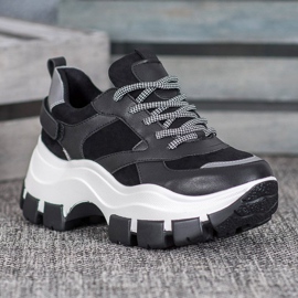 Weide Baskets noires sur la plateforme 1