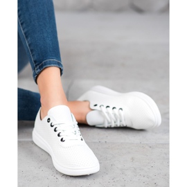SHELOVET Baskets ajourées avec cuir écologique blanche 1