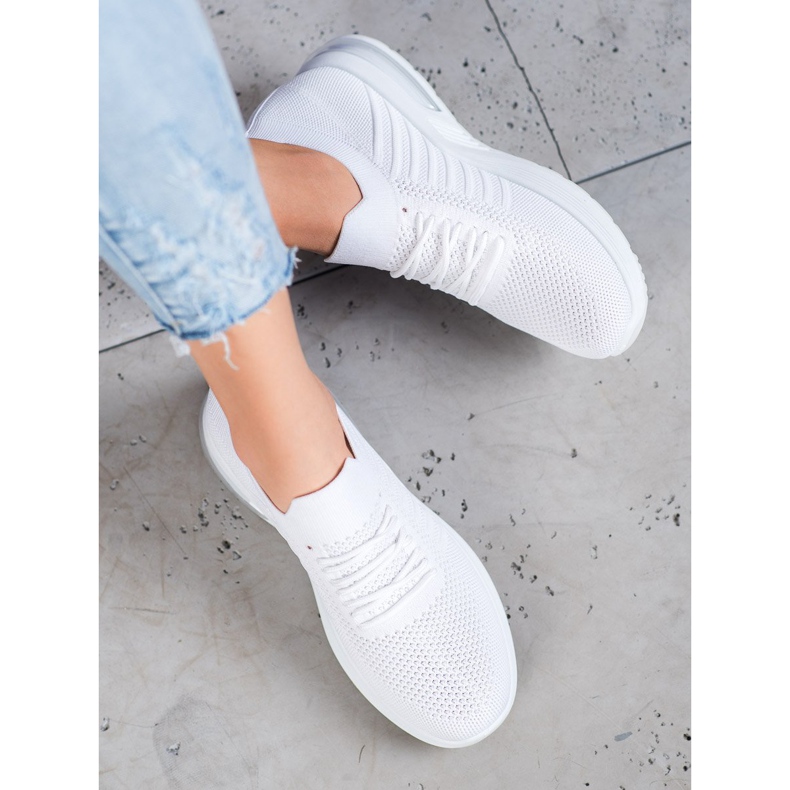 SHELOVET Chaussures textiles blanches sur la plate-forme 1