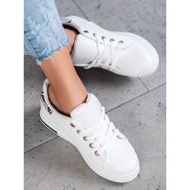 SHELOVET Chaussures ajourées avec un coin caché blanche 1