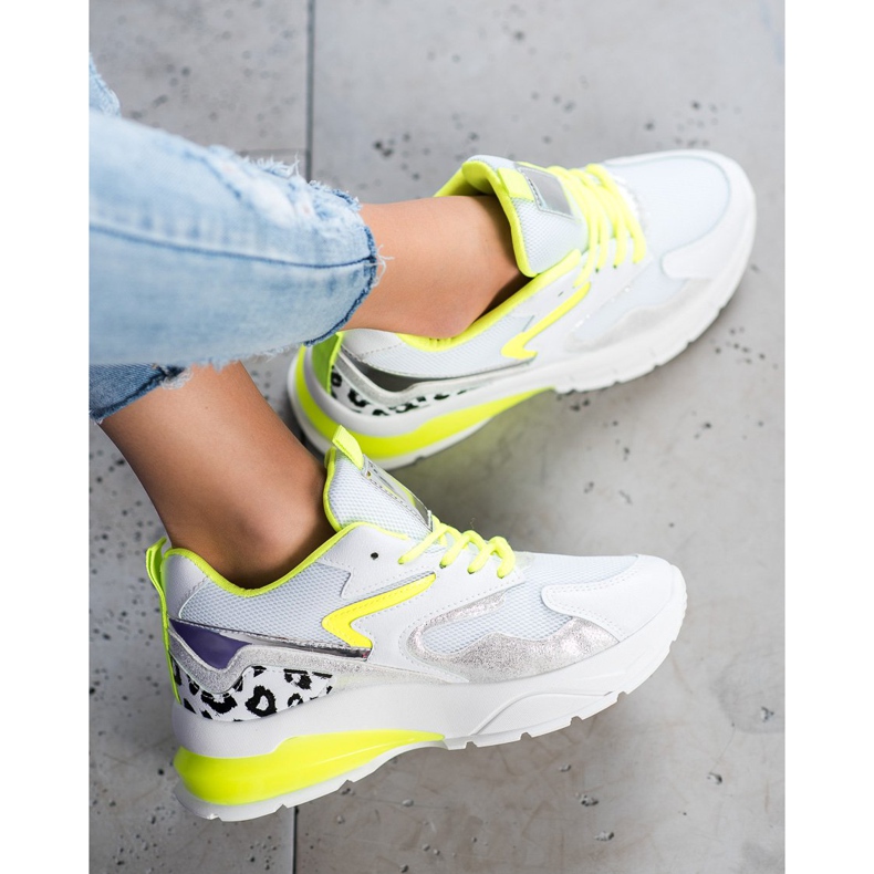 Ideal Shoes Baskets à empiècements jaunes blanc multicolore 1