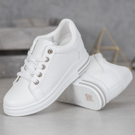 SHELOVET Chaussures ajourées avec un coin caché blanche 1