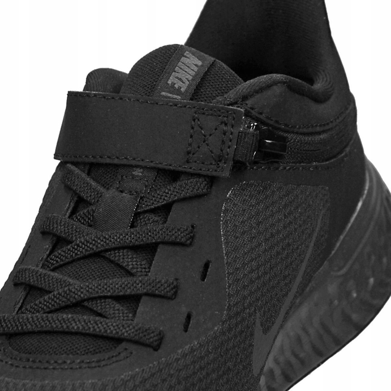 Chaussure Nike Revolution 5 FlyEase Wide M CJ9885-001 noir 2
