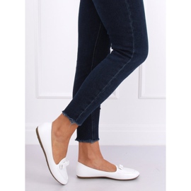 Mocassins femme blancs A8637 Blanc blanche 1