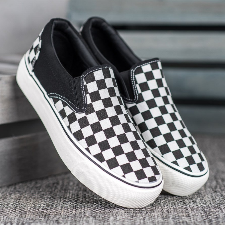 SHELOVET Slipons noirs et blancs sur la plate-forme 1