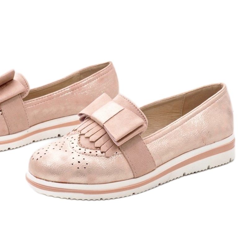 Chaussures roses mates sur le compensé YT-8 1