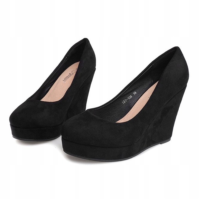 Escarpins en daim noir sur la semelle compensée LEI-108 2