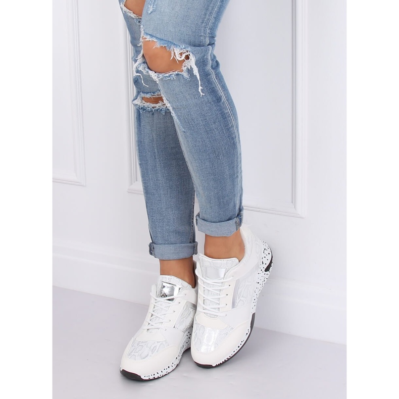 Chaussures de sport blanches sur le talon compensé C131 Blanco 1 Chaussures de sport blanches sur le talon compensé C131 Blanco 1