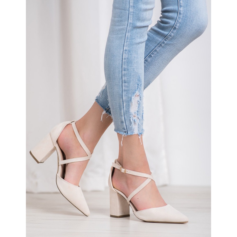 Diamantique Pompes sur un pilier brun 1 Diamantique Pompes sur un pilier brun 1