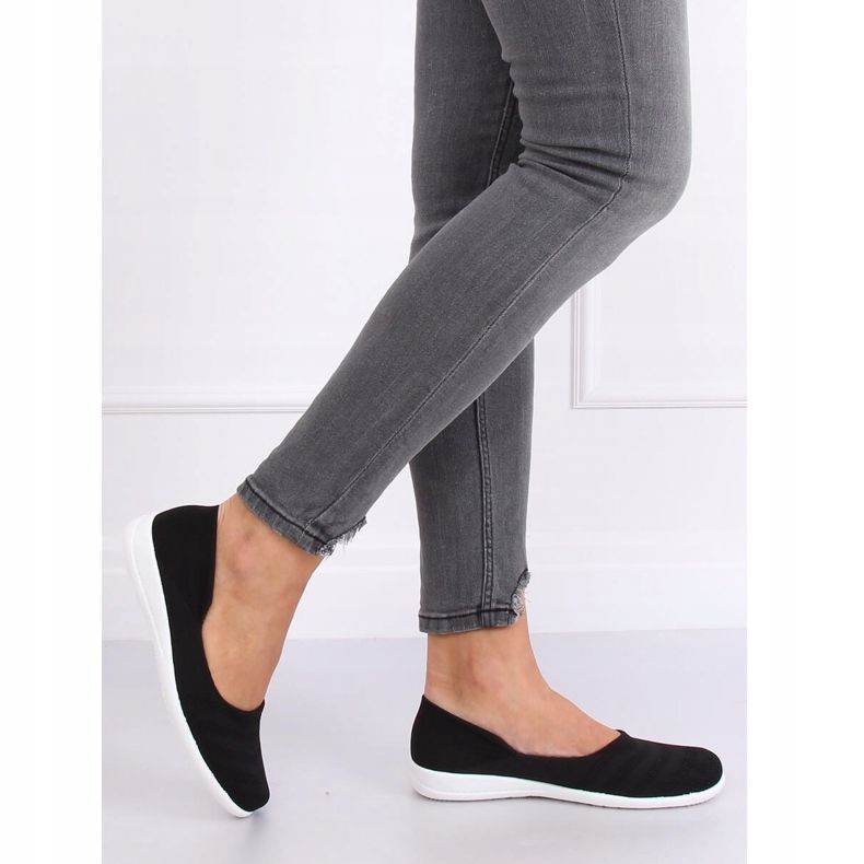 IC03 Ballerines en maille noire 2