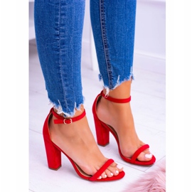 Sandales rouges en daim Lu Boo sur une barre Ripley 4