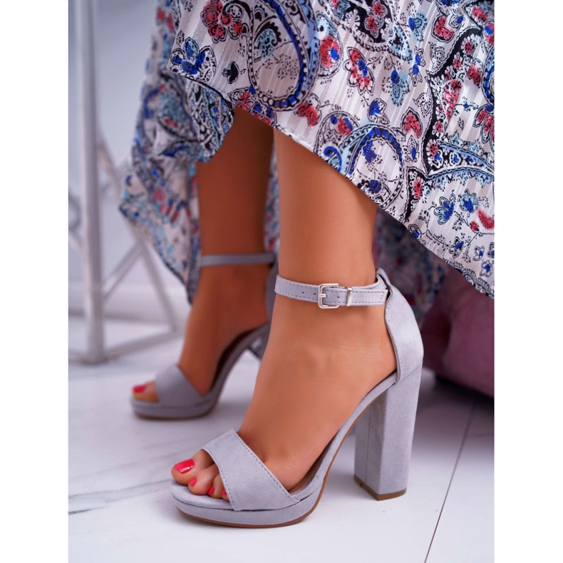 ADY Sandales grises pour femmes sur une plate-forme à talons hauts Debora 1