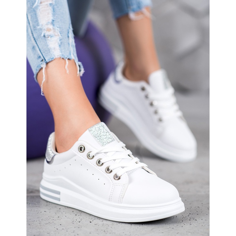 Diamantique Chaussures de sport sur la plate-forme blanche 1