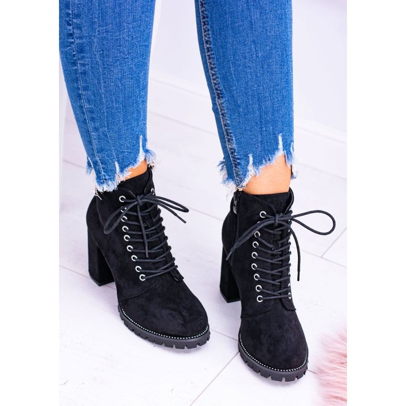 Lu Boo Black Suede Boots sur un poste avec des strass Halsey le noir 2