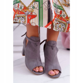 Vinceza Sandales bottines grises sur une barre à bouts ouverts gris 2 Vinceza Sandales bottines grises sur une barre à bouts ouverts gris 2