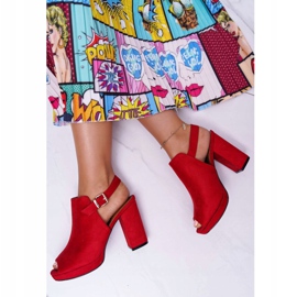 BUGO Sandales Pour Femmes Sur Un Talon Haut Avec Des Bouts Ouverts Rouge Montree 1