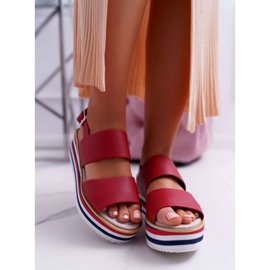 Moow Sandales pour femmes sur la plate-forme Aurera rouge 2