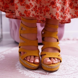 FE1 Sandales Femme Sur Un Compensé, String Jaune, Liluena 2