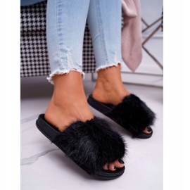 Les tongs des femmes avec une fourrure noire le noir 1