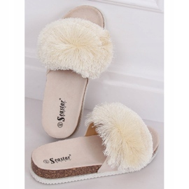 Chaussons beiges à pompon BG57P Beige 1 Chaussons beiges à pompon BG57P Beige 1