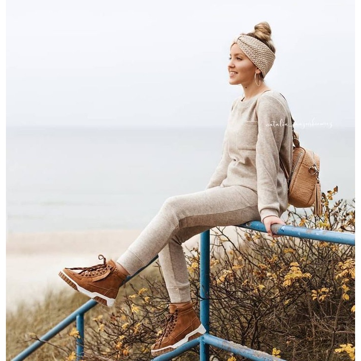 Chaussures de sport pour femmes Big Star High Camel EE274224 brun 1