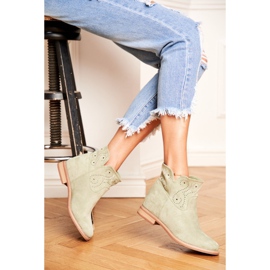 SEA Bottines Femme Talon Plat Daim Ajouré Vert Raffe 1