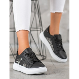 SHELOVET Baskets à la mode sur la plate-forme le noir 4