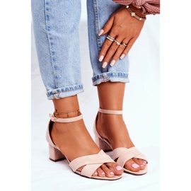 FW1 Sandales en daim beige sur une barre Nela 1